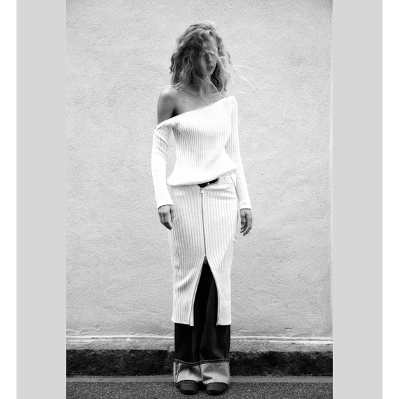 Zara Cream Off-the-Shoulder Sweater with Ribbed Knit - Picture 4 of 6